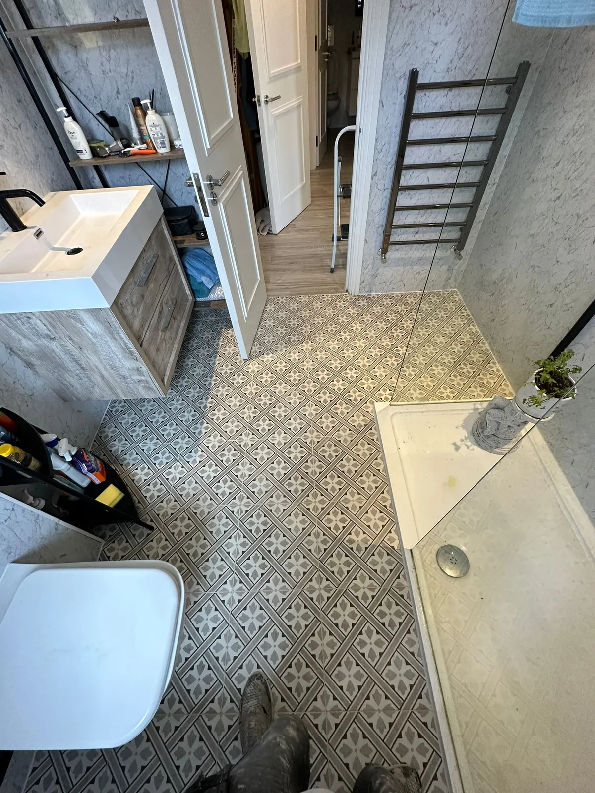 Patterned floor tiles bathroom Surrey